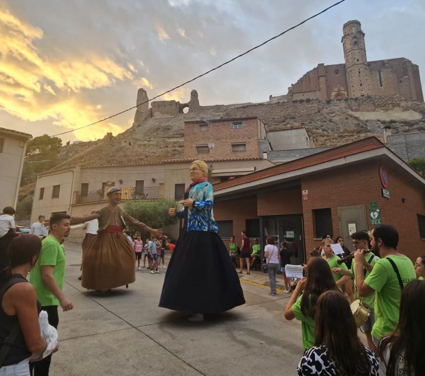 LA GEGANTA DE LA SANG PARTICIPÀ EN L'ACTE INAUGURAL DE LA FESTA MAJOR DE CASTELLÓ DE FARFANYA