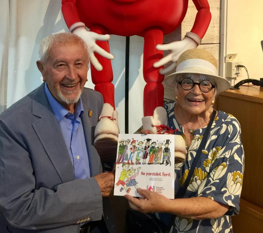 PILARÍN BAYÉS I JOSEP VALLVERDÚ PRESENTAREN EL NOU CONTE “UN PARDALET FERIT” A LA BIBLIOTECA PÚBLICA DE LLEIDA, AMB UNA ACOLLIDA SENSE PRECEDENTS